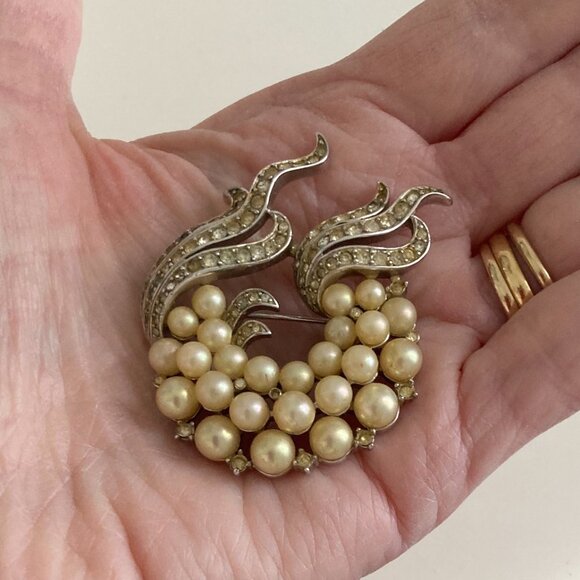 Fabulous midcentury Trifari brooch - Picture 2 of 6